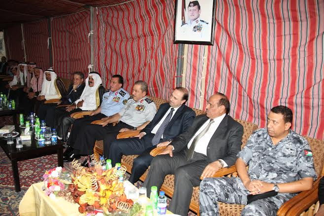 مطلوب يسلم نفسه خلال اجتماع بمعان ..  صور