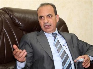 البلديات ملتزمة بقرار وقف التعيينات فيها