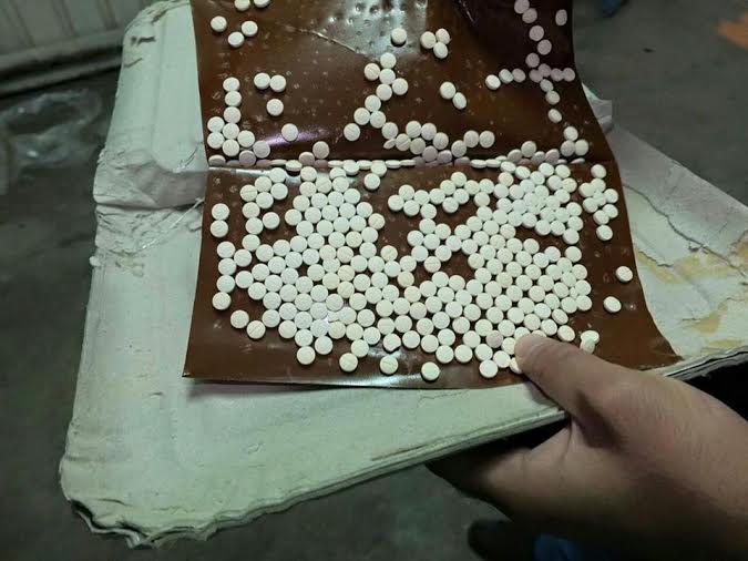 مخدرات داخل  حلويات ..  صور
