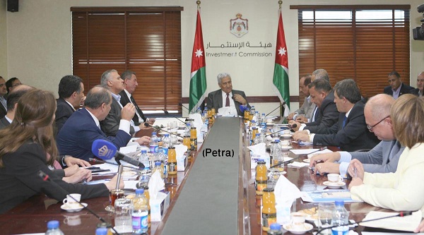 النسور: من يتعامل بمزاجية منزله أولى به .. 