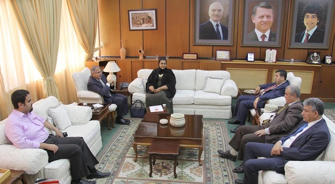 المستشارة الثقافية البحرينية تزور اليرموك