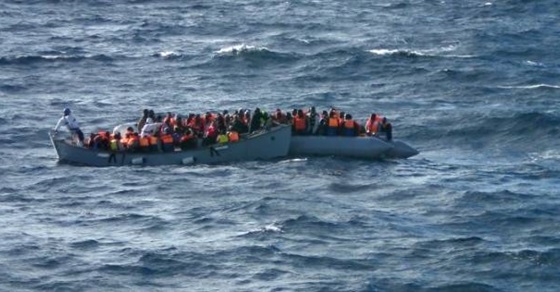 غرق زورق يحمل 100 شخص قبالة سواحل ماليزيا 