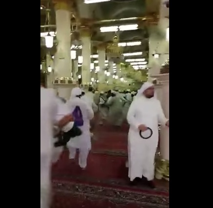 بالفيديو : حقيقة فيديو هروب المصلين في المسجد النبوي 