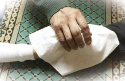 ينتحل صفة مأذون شرعي ليزوج القاصرات بعقود مزورة