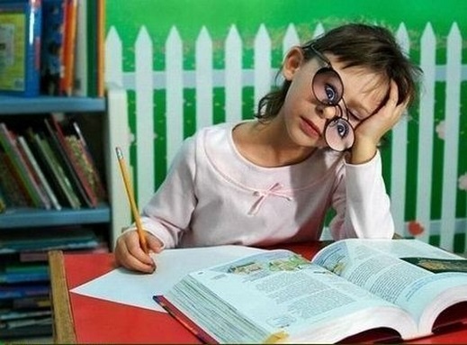كيف تساعد طفلك في الواجبات المدرسية ؟