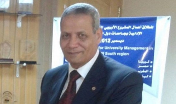فضيحة في حكومة مصر الجديدة  ..  وزير التعليم لا يعرف الكتابة !! صور