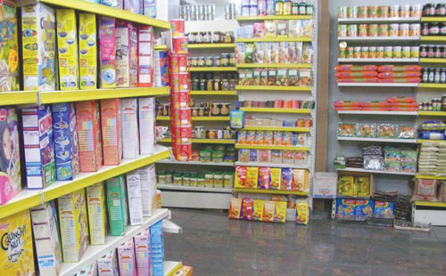 الحاج توفيق: صرف الرواتب ينعش قطاع المواد الغذائية