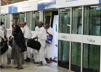 204 حجاج يصابون بالإعياء والإغماء .. 