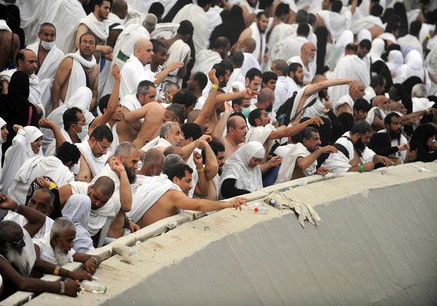 ضيوف الرحمن يؤدون آخر مناسك الحج