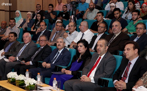 الأميرة سمية تشدد على تحسين التعليم بمجال الطاقة المتجددة