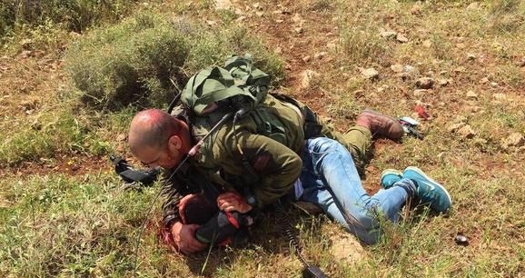 استشهاد فلسطيني طعن جنديا اسرائيليا