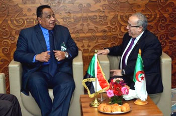 اتفاق سوداني جزائري على منع تسلل الإرهابيين