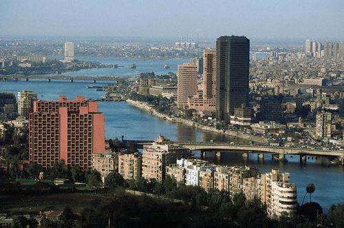 سكان القاهرة الأكثر عرضة للاكتئاب والضغط النفسي