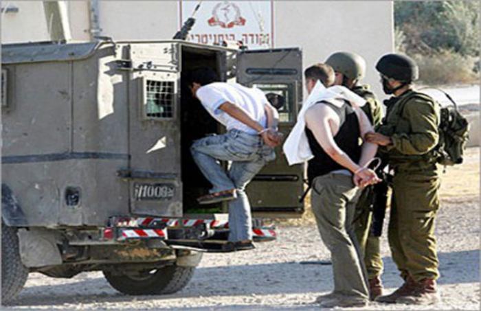 اعتقال 40 فلسطينيا في الضفة الغربية