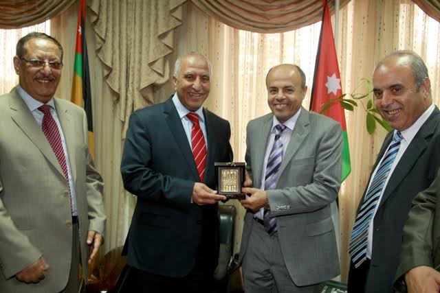 عقد امتحانات طلبة الاردن باليمن بالاردنية