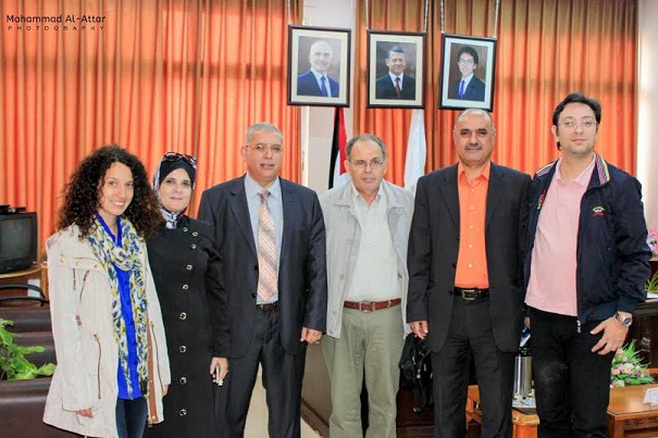 وفد من الإتحاد الأوروبي يزور كلية الحصن الجامعية