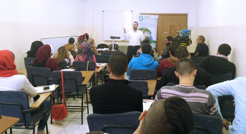 مجتمعات عالمية تطلق برنامجاً إرشادياً لطلبة كليات المجتمع 