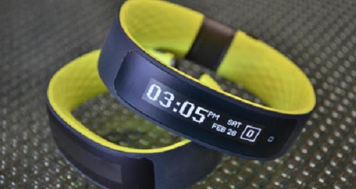 قريبا ..  HTC تطلق سوار للياقة البدنية 