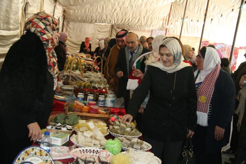  مهرجان  الزيت والزيتون والرمان  في ابو نصير