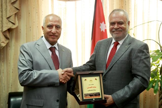 الأردنية تناقش سبل التعاون مع وزير العدل الفلسطيني