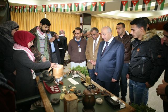 معرض لمقتنيات الشهيد وصفي التل في الأردنية