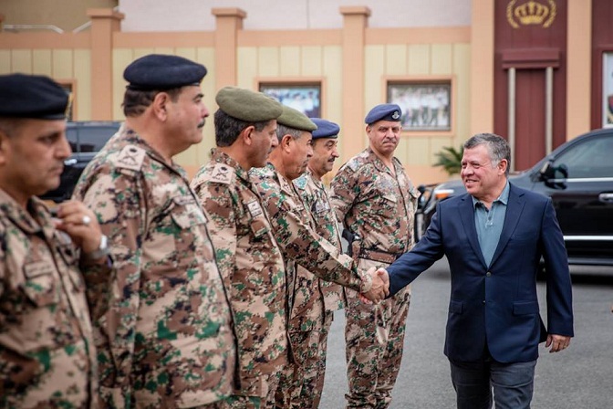 الملك يطمئن على جاهزية القوات المسلحة .. 