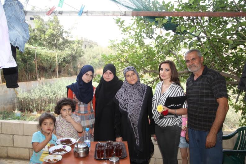  داليا كريم ترسم الابتسامة على وجوه اطفال 