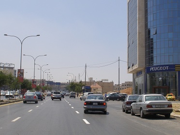 تحويل حركة السير بشارع عبدالله غوشة  .. 