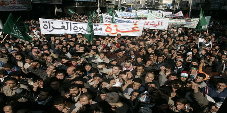 الاردنيون يخرجون الى الشوارع تضامنا مع الاهل في غزة 