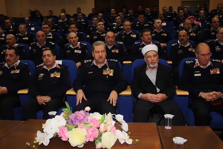 الدفاع المدني تحتفل بذكرى المولد النبوي الشريف .. 