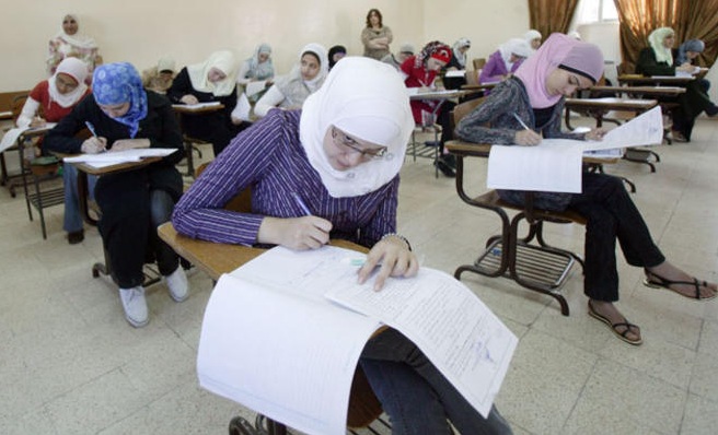 التوجيهي: صعوبة بالرياضيات وتأخر بتسليم أوراق