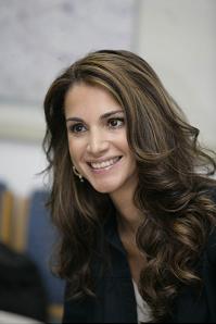 الملكة رانيا تؤكد تغير مواقف البعض وتخليهم عن الصورة النمطية للعرب والمسلمين 