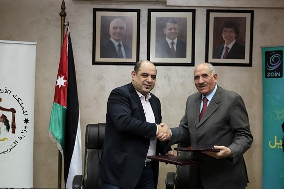 زين تزوّد مدارس بألواح ذكية وبيضاء .. 
