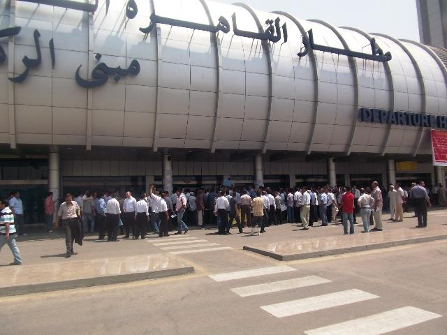 إحباط تهريب اموال داخل علب حلوى للاردن