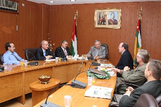 بحث التعاون بين الجامعة الاردنية وجامعة ووسكنس الاميركية