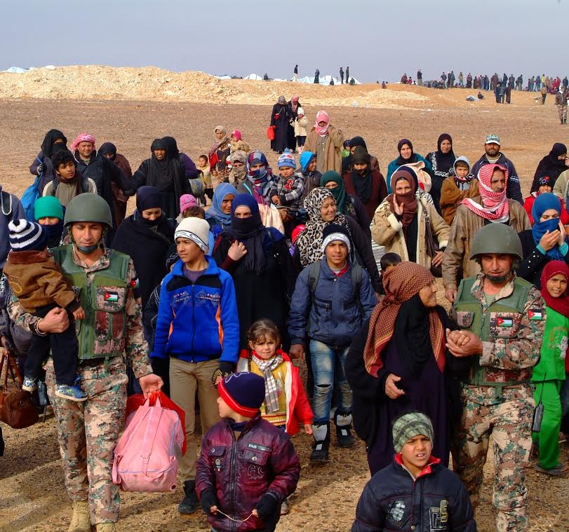 حرس الحدود تستقبل 51 لاجئا سوريا 