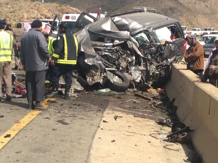 إصابة 16 شخصا بحوادث متفرقة .. 