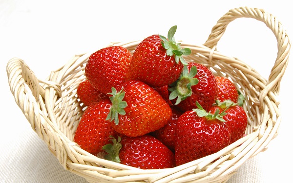 لماذا تربعت الفراولة على عرش الفواكه .. 