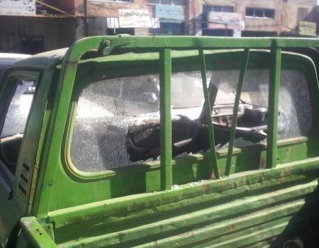 مجهولون يحطّمون زجاج مركبات في مادبا ..  صور