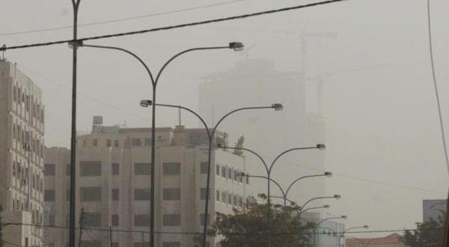 طقس بارد ومغبر وامطار متوقعة .. 