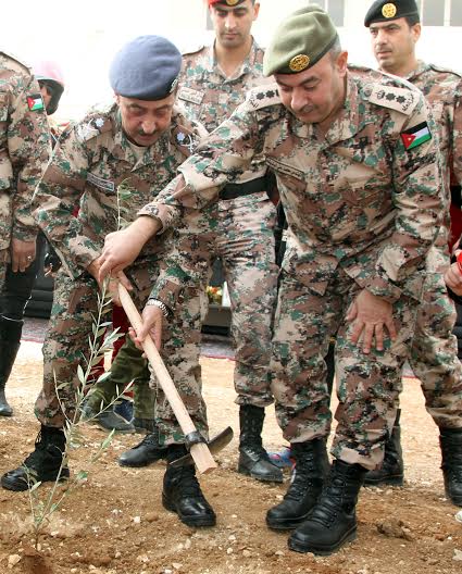 الجيش يحتفل بعيد الشجرة