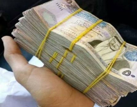 موظف لا يحمل توجيهي يتقاضى 1800 دينار