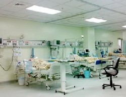 (ICU) في مستشفى الأميرة راية بالكورة  بلا أجهزة تنفس 