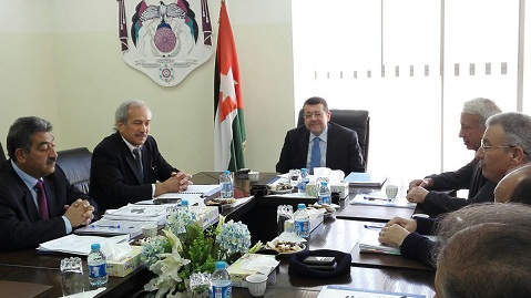 حتاحت يدعو للإسراع بإقرار القانون البحري .. 