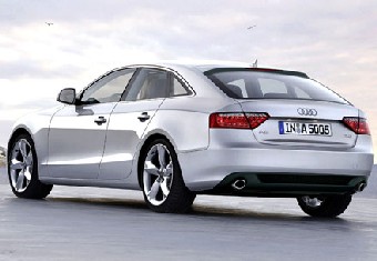 أودي A5 Sportback الجديدة كلياً في معرض دبي الدولي للسيارات