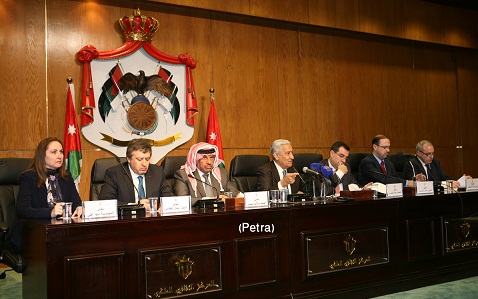 النسور: ليس تسولا أو مكرمة 