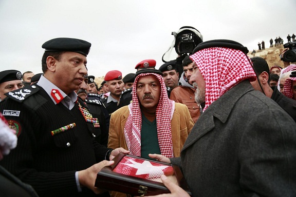 تشييع جثمان الشهيد الزرقان بالطفيلة .. 