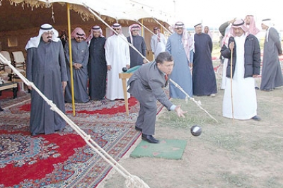 الملك عبدالله الثاني  يلعب البولز بمشاركة خادم الحرمين
