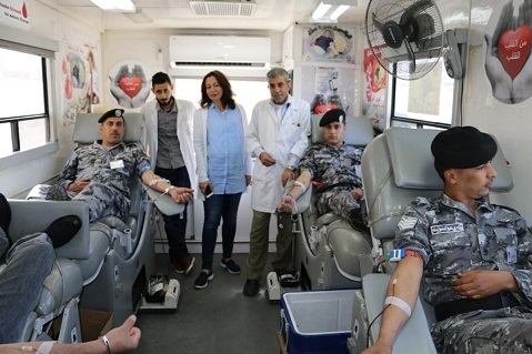 الدرك تدعم الغذاء والدواء في حملة للتبرع بالدم .. 