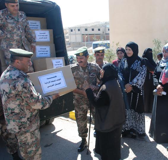 قيادة المنطقة العسكرية الجنوبية توزع طرود الخير